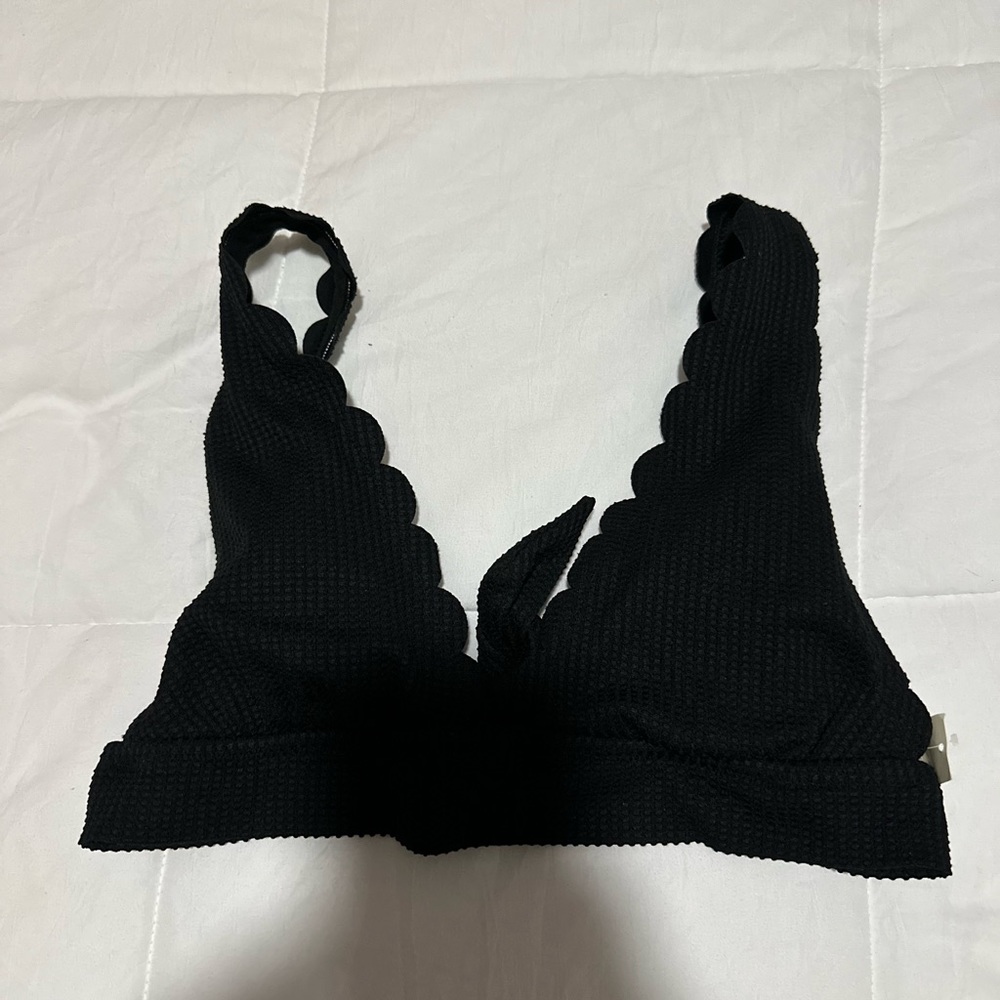 waffle pattern w tie in back, adjustable straps